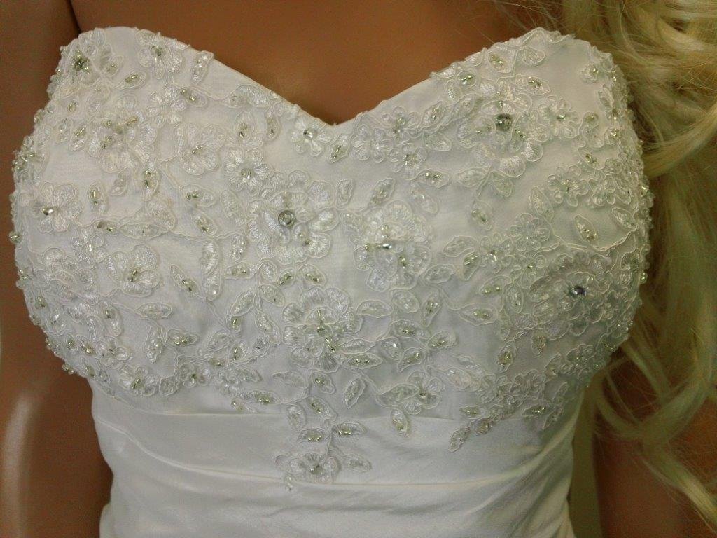 matching wedding dress and flower girl dress